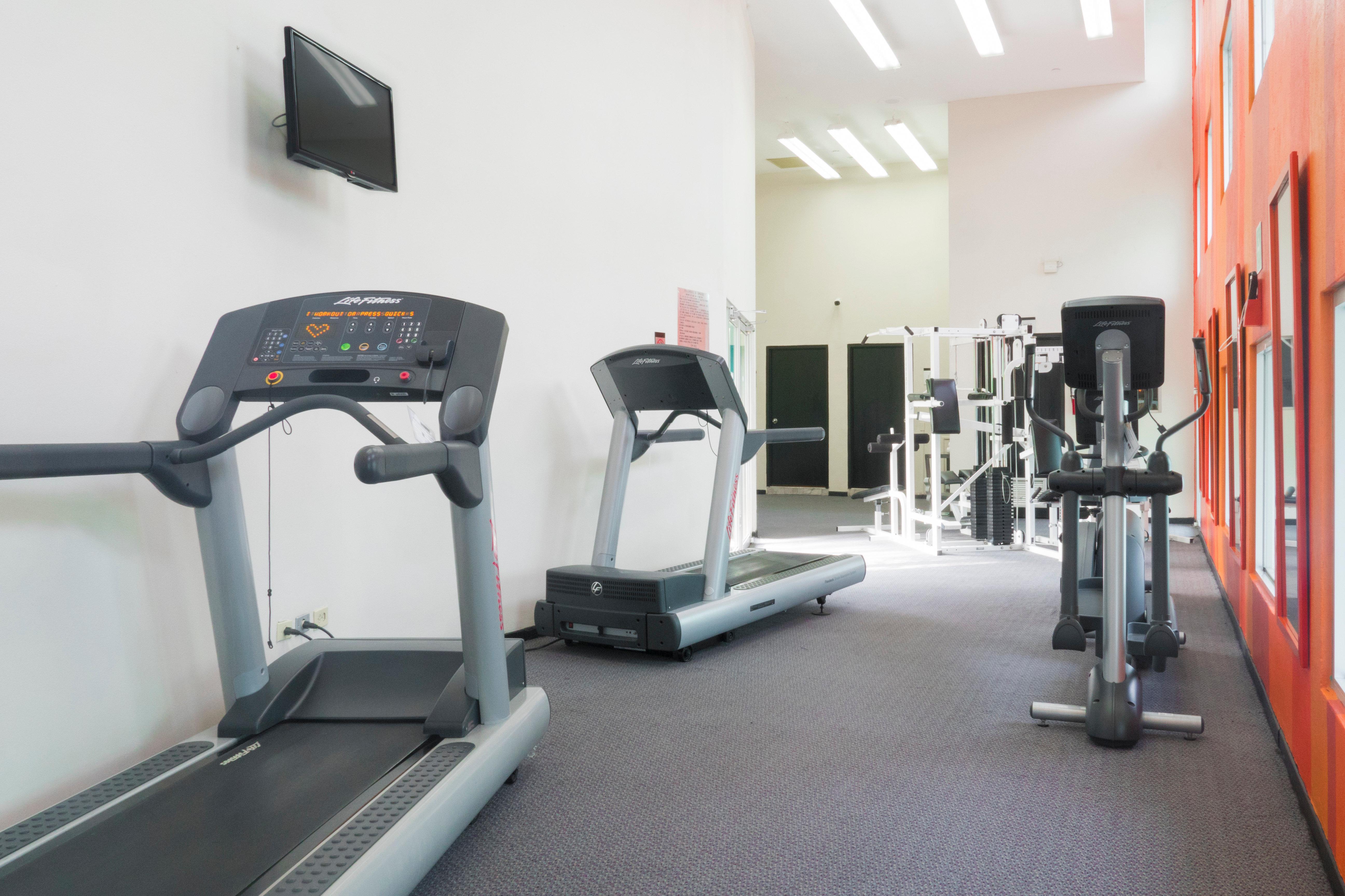 Holiday Inn Monterrey-Parque Fundidora By Ihg Екстер'єр фото The gym at the University of Brighton