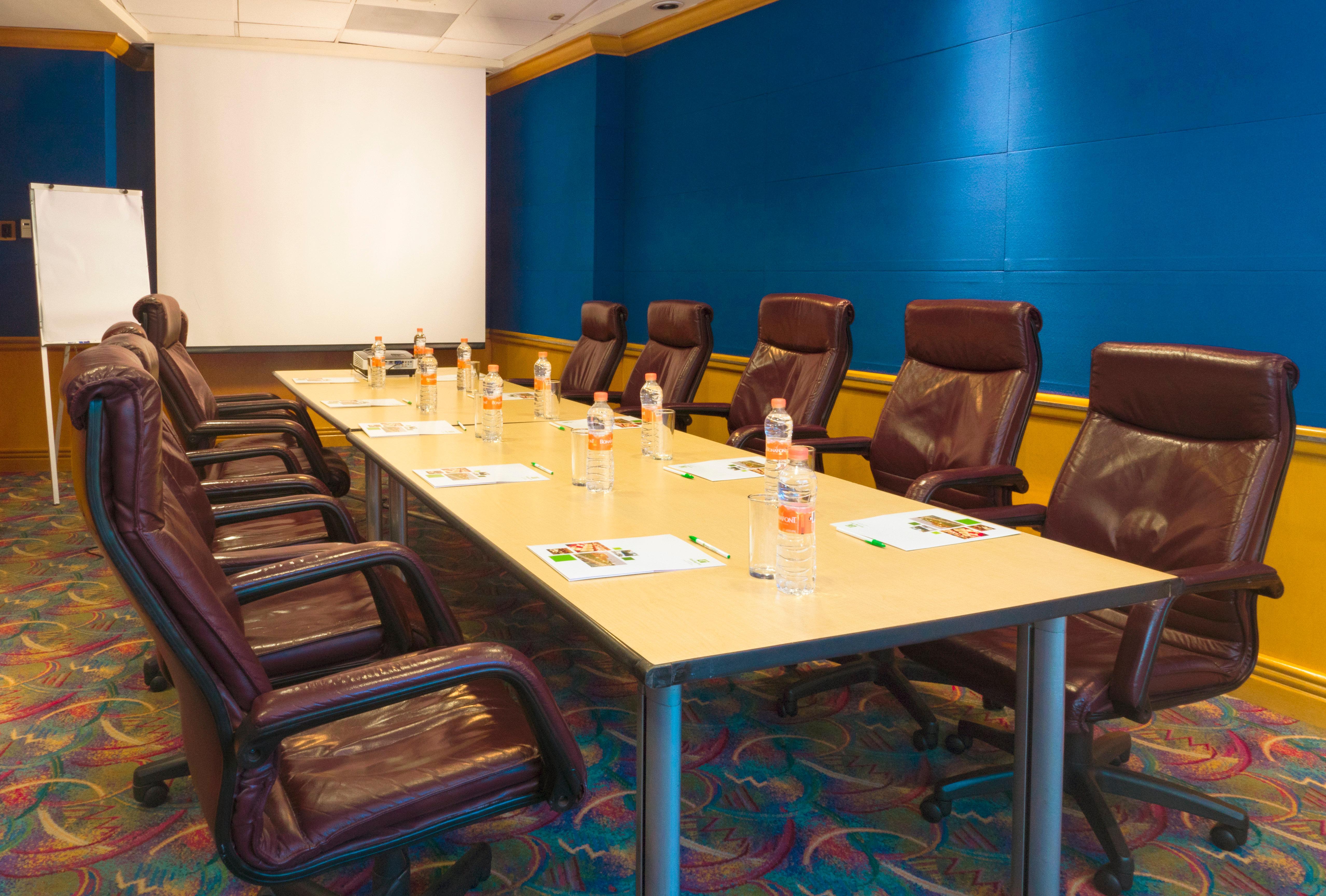 Holiday Inn Monterrey-Parque Fundidora By Ihg Екстер'єр фото A boardroom at the National Space Centre