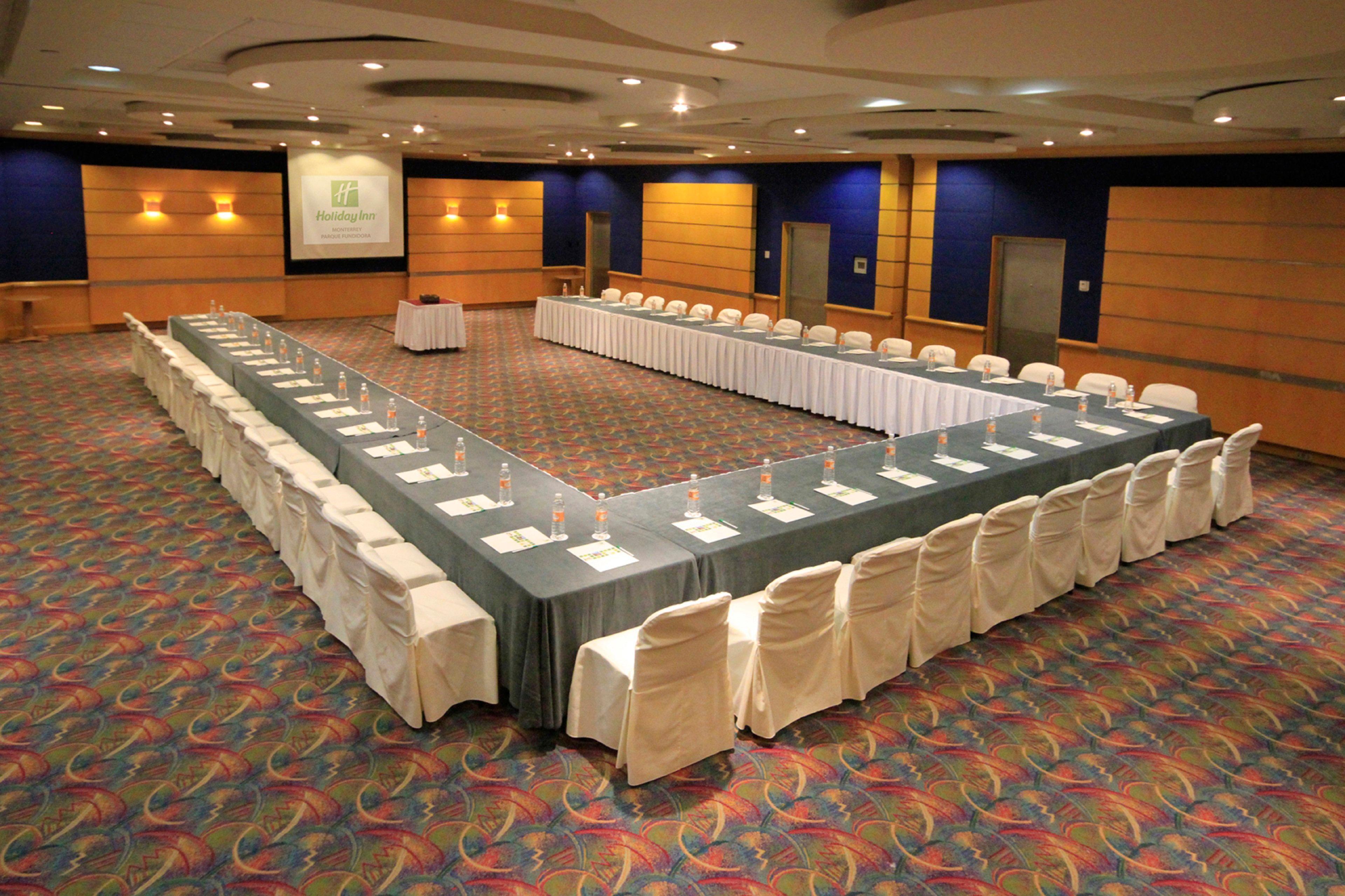 Holiday Inn Monterrey-Parque Fundidora By Ihg Екстер'єр фото U-shaped table layout
