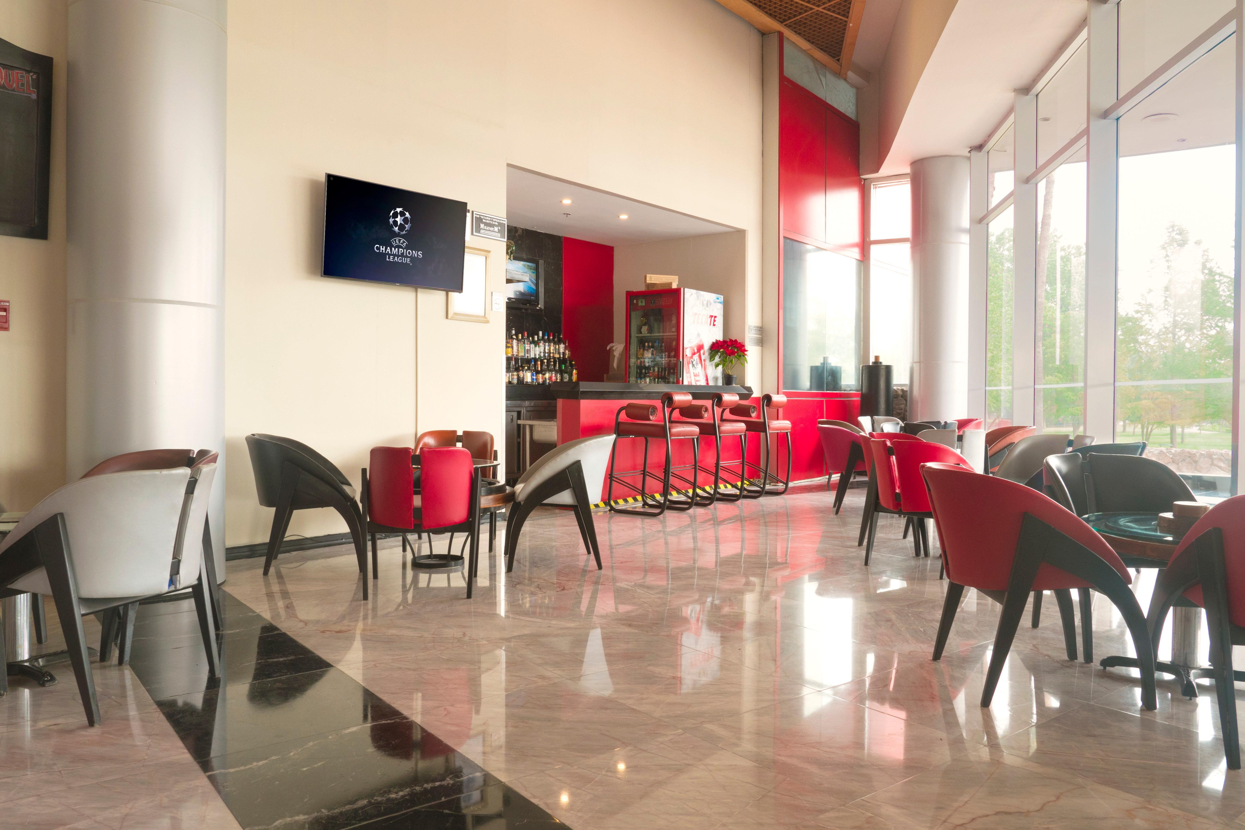 Holiday Inn Monterrey-Parque Fundidora By Ihg Екстер'єр фото The lounge at the airport