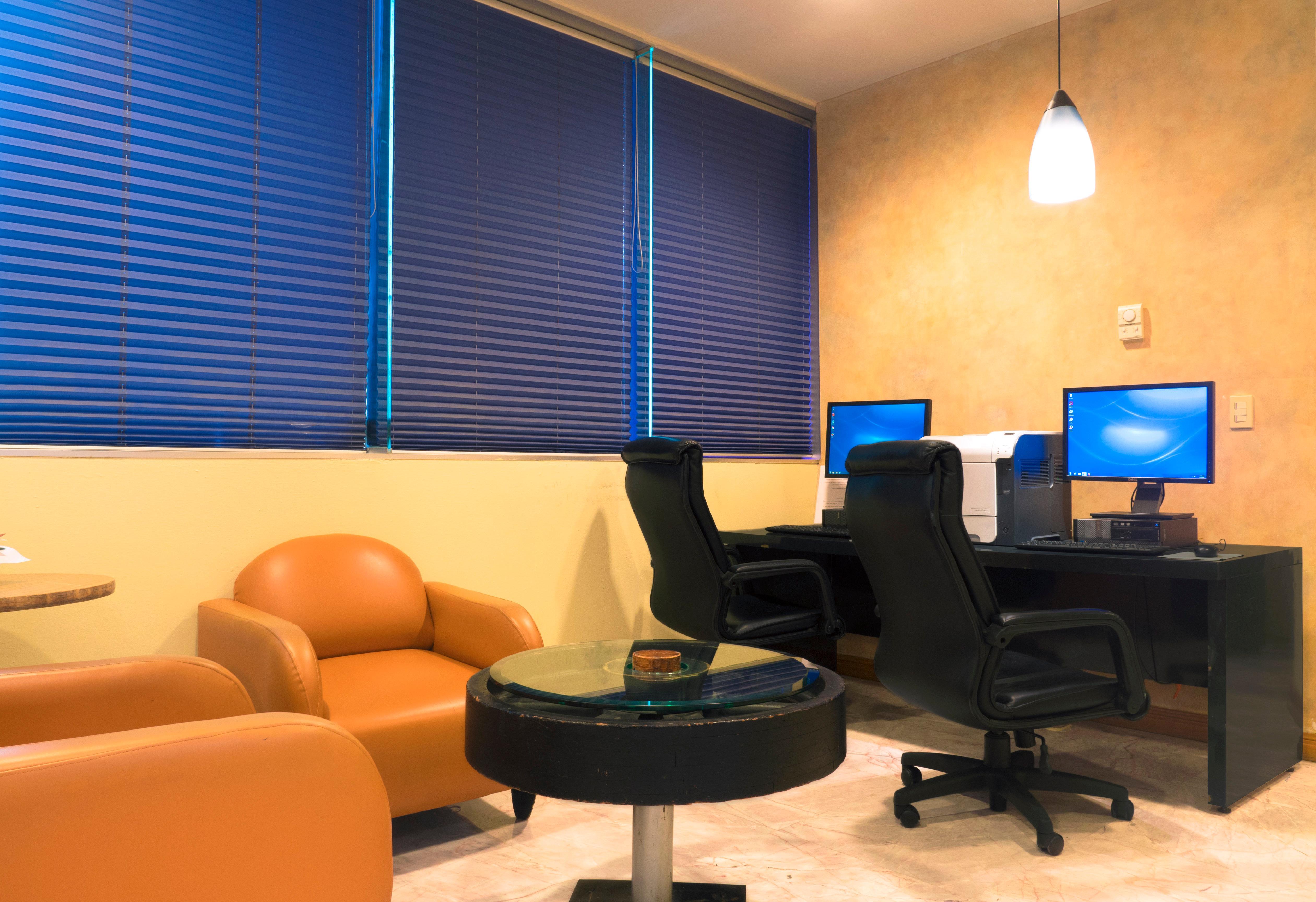 Holiday Inn Monterrey-Parque Fundidora By Ihg Екстер'єр фото A business center at a hotel