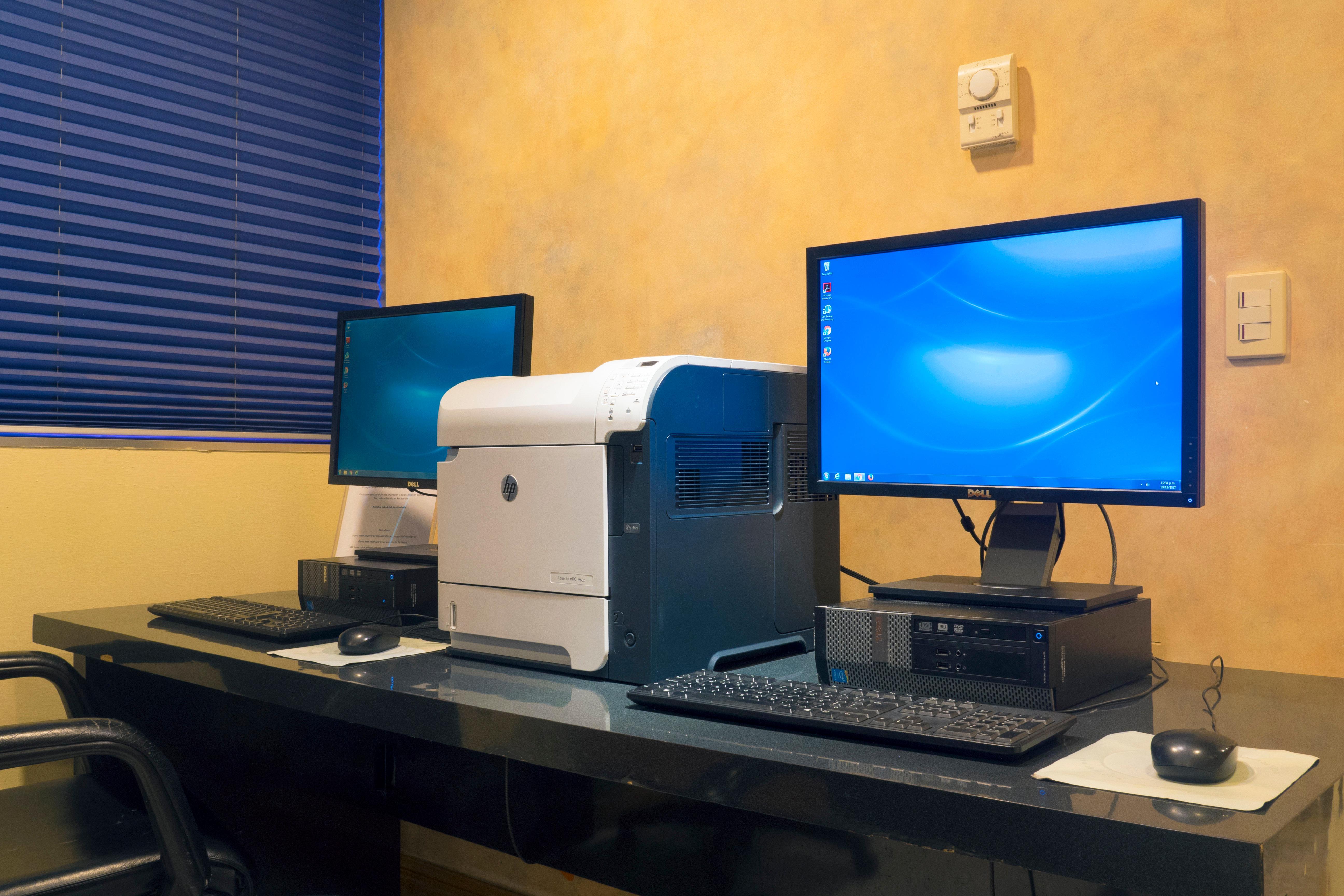 Holiday Inn Monterrey-Parque Fundidora By Ihg Екстер'єр фото A computer printer