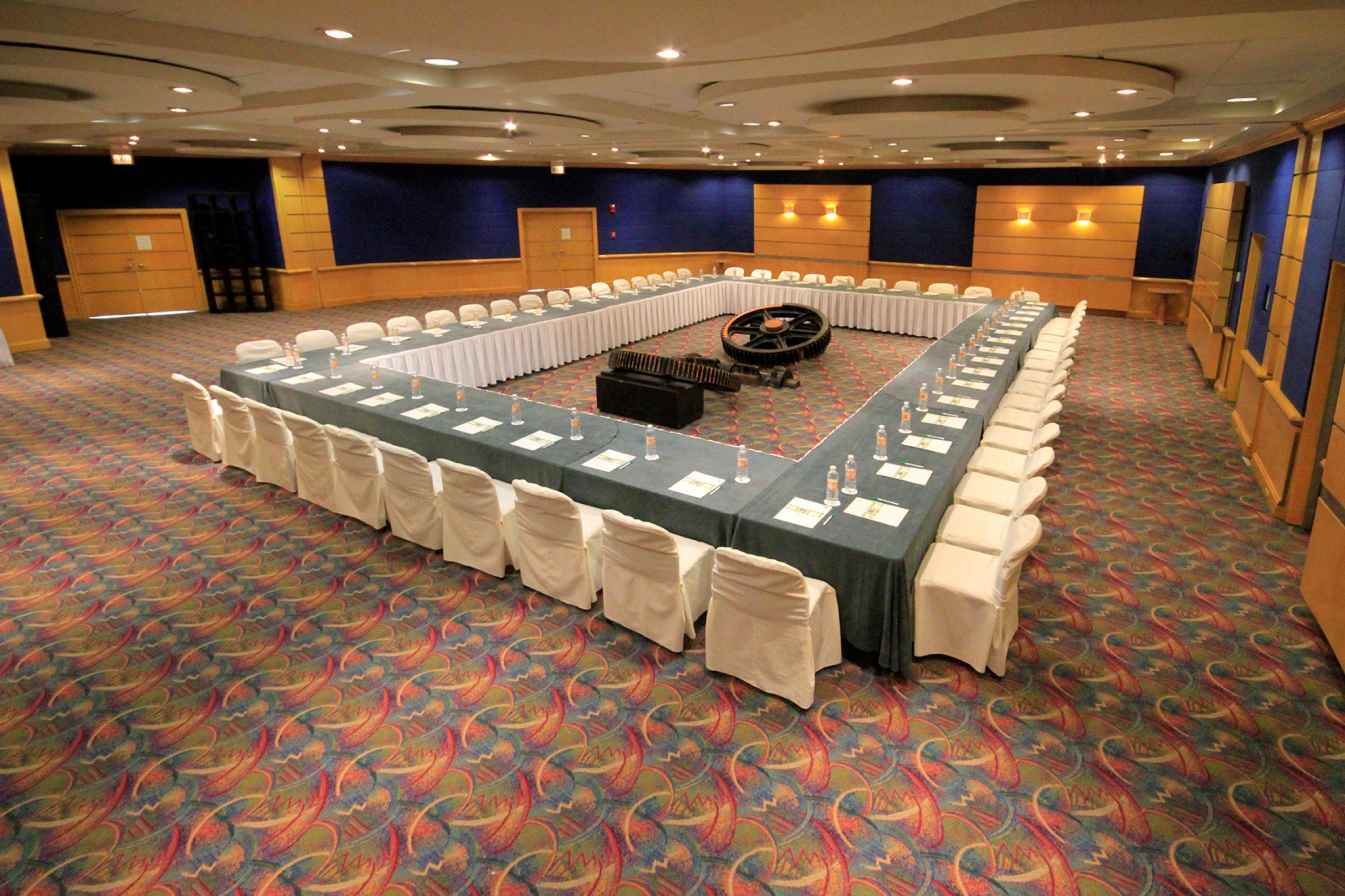 Holiday Inn Monterrey-Parque Fundidora By Ihg Екстер'єр фото U-shaped table layout