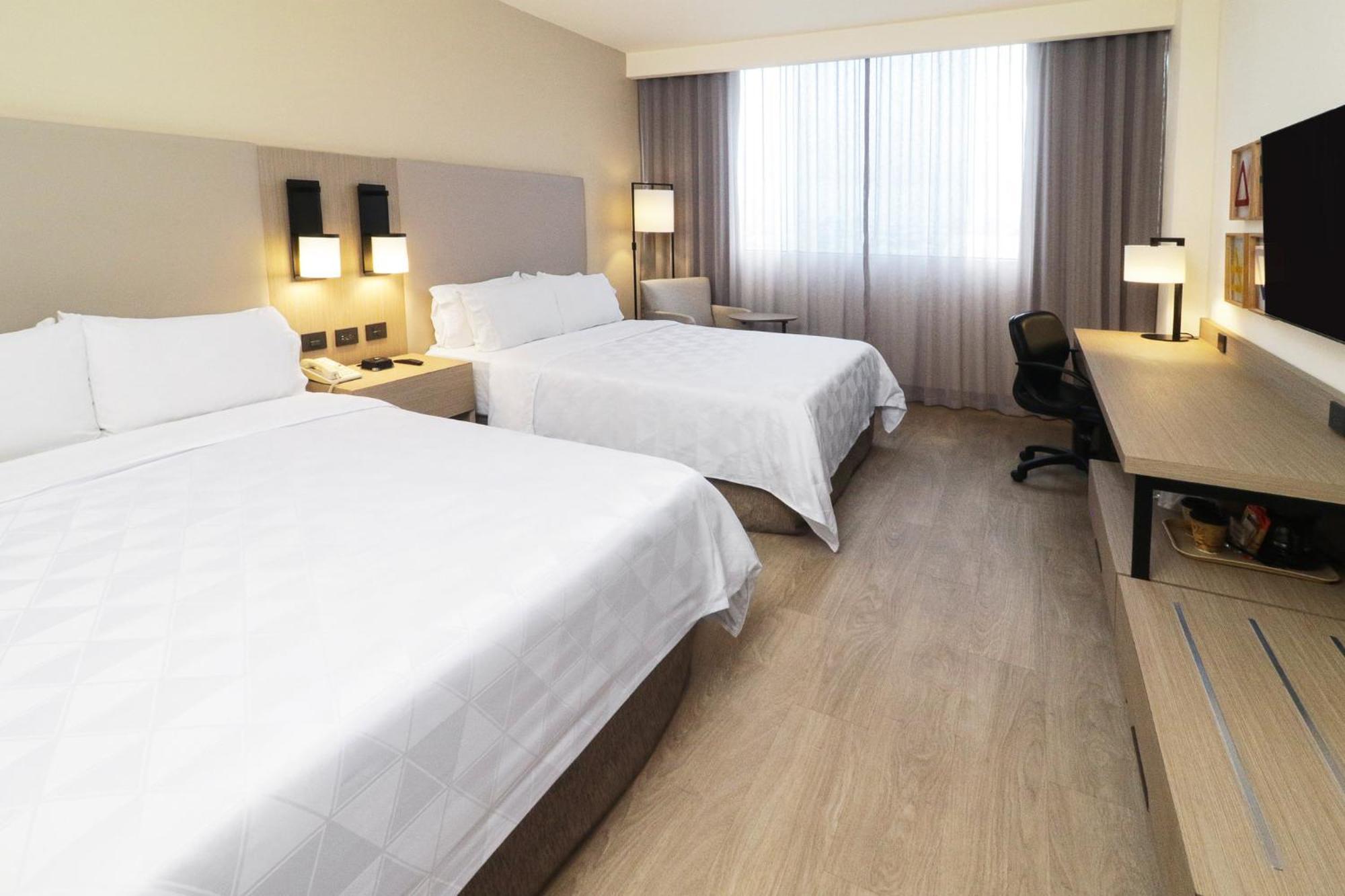 Holiday Inn Monterrey-Parque Fundidora By Ihg Екстер'єр фото A room at the hotel